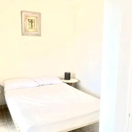 Acapulco Apartment Roses